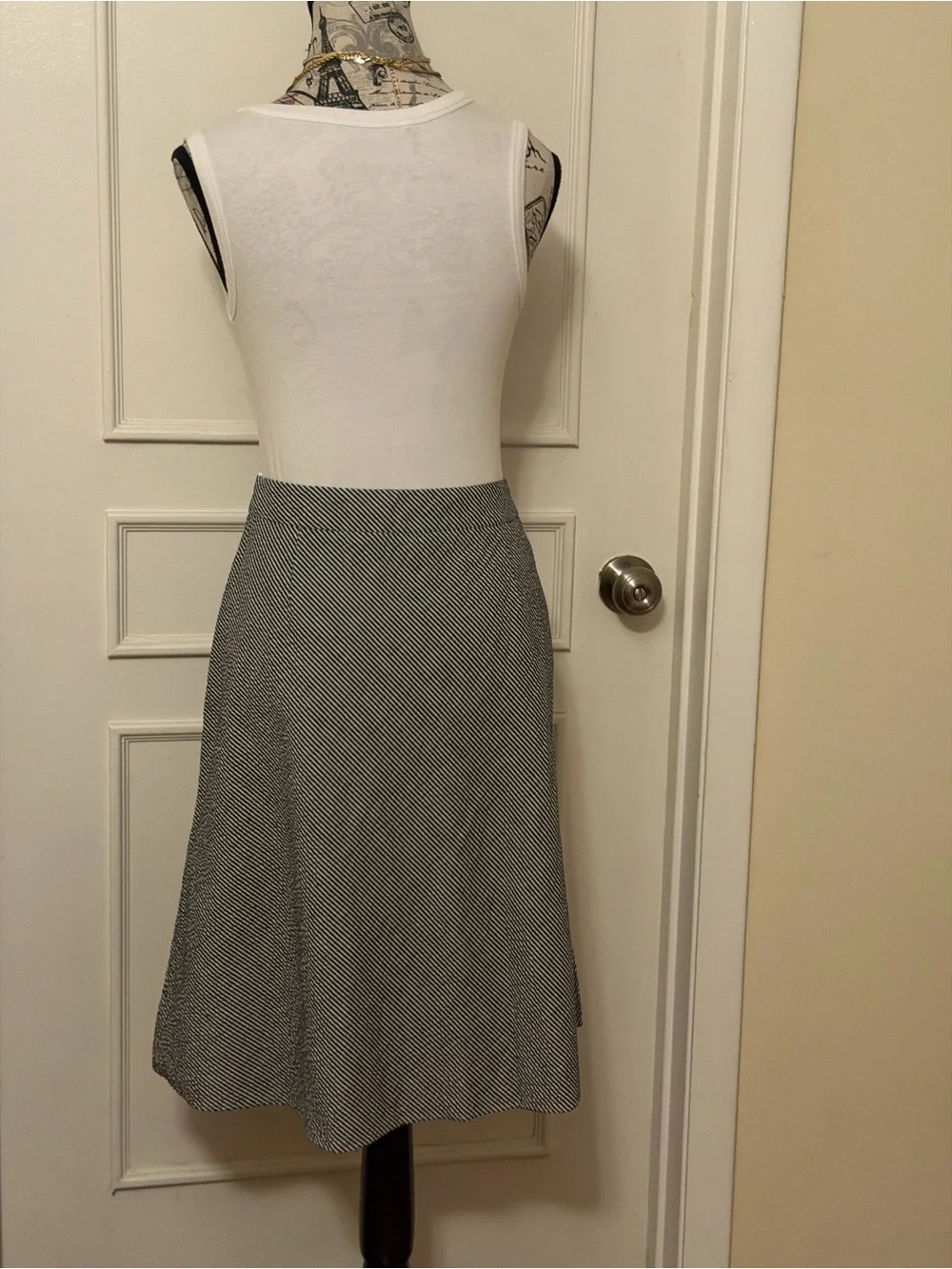 Harvé Benard Navy White Seersucker A-Line Skirt Size 10